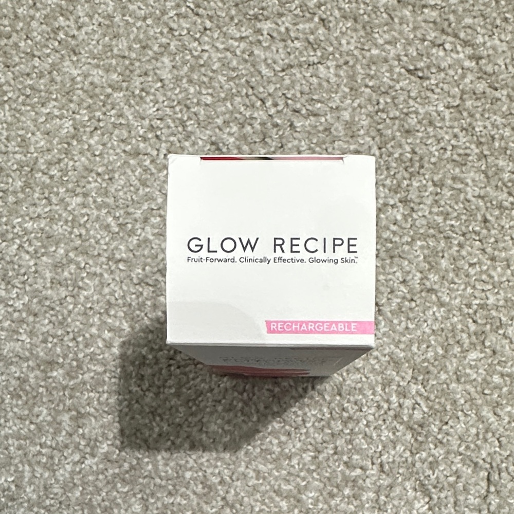 Glow Recipe
Watermelon Pink Juice Oil-Free Refillable Moisturizer - Picture 2 of 10